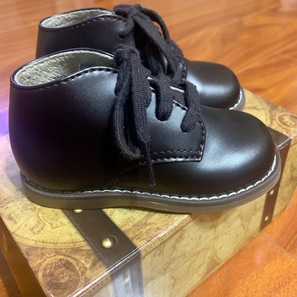 FootMates hard bottom infant shoes